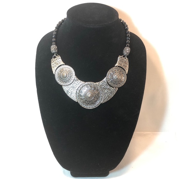 Heavy Silver Bib Necklace - Picture 2 of 6